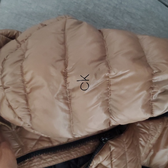 Calvin Klein Lightweight Down Jacket With Hood - Picture 4 of 6